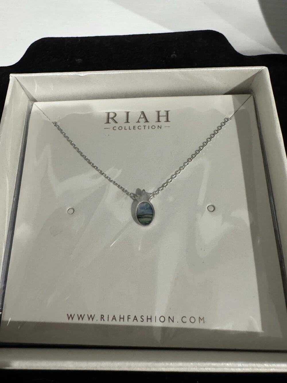 New Adorable Dainty Abalone Pineapple Charm Necklace Silver Tone